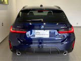 大型のL字型のリアランプもLEDライトを採用。洗練されたデザインにより、シャープなLEDランプの点灯します。後ろからの見た目にもこだわっております。