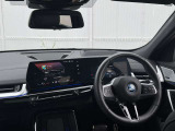 雰囲気のあるインパネ周りです。各スイッチも操作しやすい配慮がなされております。