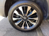 純正アルミホイールです。足元が引き立つので、車全体のイメージがアップしますよ!