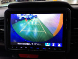 バックカメラの画像です。ガイドラインがスムースな車庫入れをサポートいたします。車庫入れの安心感がアップしますね。