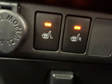 運転席と助手席にシートヒーターが付いてます。冬の寒いときでも直ぐにポカポカ。