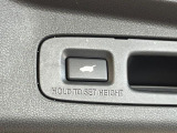 【パワーバックドア】スマートキーや運転席のボタンを押すだけでリアゲートが自動で開閉します!荷物を持っている時や、高い位置にあるバックドアを閉める際に便利な機能です♪