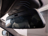 ☆BMWのルームミラーには自動防眩機能が備わっております。後続車のヘッドライトの明るさで幻惑されるのを防止☆