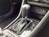 アクセルペダルを踏み込む量や速さに応じて変速パターンをし、人馬一体の運転感覚を発揮してくれる6速オートマ!