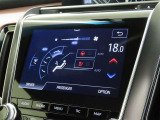 ステアリングヒーターと運転席と助手席にシートヒーターを装備しております。