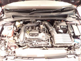 1.0L TSIエンジン搭載!DSGトランスミションとの組み合わせで、爽快な走りを思いのままに楽しめます。