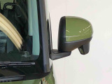 便利な電動格納ミラー付きです