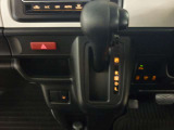 足元を広く使うことが出来るインパネシフトタイプのお車です!
