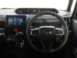 運転席まわり。スイッチやレバー等が使いやすく配置されています。