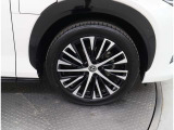 235/50R20タイヤを装備しています。※各ホイールのキズ等をご確認くださいませ。