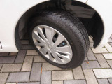 タイヤサイズは155/65R14です。
