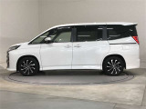 広々とした車内空間に優れた燃費性能。更にデザインも上質で人気のお車です!