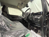 オイル・タイヤ交換などの日常整備などはもちろん、車検対応、事故や故障の修理対応など、様々な場面にてお客様をサポート致します。