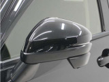 ◆ドアミラーウインカー◆ドアミラーにウインカーを装備しています。対向車に自身の進行方向を合図し安全に運転できます。