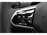 【ステアリング左側】ACCなどの運転支援の操作のスイッチ類です。ACCは高速道路などで前に走る車との距離を保ちながら追従走行する運転支援システムです。