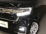 【LEDヘッドライト】ディスチャージヘッドライト(HID)と同等の明るさで、夜道や雨天走行が明るく視界良好!! フォグライトも装備で、安心感さらにUPです♪安心ドライブを楽しんで下さい♪