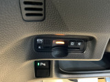 ビルトインタイプのETCで見た目もスッキリ。高速道路の利用にとても便利です。利用には車両情報を登録する「セットアップ」が別途必要です。