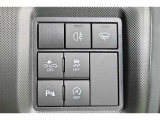 「大きな車を運転するのが不安」という方も安心してください!ブザーと光でお知らせしてくれます♪もちろん頼りきりはNGですよ!