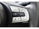 安全運転支援システムHonda SENSINGを搭載。衝突軽減ブレーキや、前後の誤発進抑制機能、アダプティブクルーズコントロール、車線維持など複数の先進技術で安心・快適なドライブをサポートします。