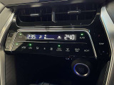 左右独立温度コントロールフルオートエアコンです。運転席、助手席それぞれで独立して温度設定ができます。冷え性の方が乗っても安心ですね♪