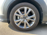 215/55R18タイヤ&times;純正アルミ装着しております。