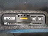 ETC2.0車載器が装備されております。路車協調システムによる運転支援サービスを受けることができる車載器です。カードを挿入して直ぐに使えるようセットアップ(有料)してお渡しします。