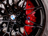 どっしりとしたバンパー下部のデザインはBMWの高級感を際立たせると共にスポーティーさを演出しております。