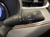 車外の明るさによって自動で点灯・消灯するオートライト
