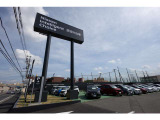 Nissan Intelligent Choice  認定中古車 の看板が目印です。