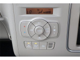 オートエアコンです。簡単操作で車内温度をコントロールします。