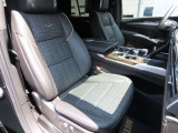 運転性・助手席共にシートヒーターとシートベンチレーショが装備されております。
