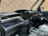 ■POINT■写真で見るよりも現車を 現車をみると写真で見ていたイメージとは少し違う部分もございます。また写真ではわからなかった車の魅力にも気づくことができるので、ぜひご来店ください!