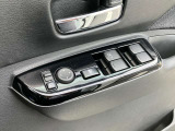 操作しやすい電動ドアミラーとパワーウィンドウ装備です。