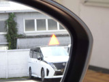 「後側方車両検知警報」付き。斜め後ろから近づく車両を検知したら、ミラーにマークが光り知らせてくれます☆