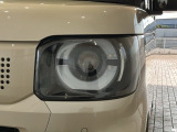 LEDヘッドライトは、点灯の瞬間から最大光量を発揮し、突然暗くなるトンネルなどでの安定感を高めます。