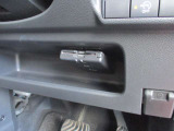 ここにETC付いております。高速道路の料金所もスイスイ♪ ETCカードの申し込みは日産カードがおすすめ!!!「安心」「おトク」「便利」で皆さまのカーライフをサポートする特典満載のカードです。