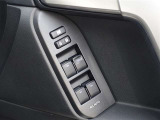パワーウインドウを装備しております!後席ウインドゥの閉め忘れも運転席で解決できます♪
