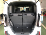 【トランクルーム】荷物も乗せやすく、使いやすいです!セカンドシートを倒せばさらに広い空間に♪