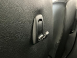 【フック】フックの用途は様々。手荷物のバッグや買い物袋、ビニール袋をぶら下げてゴミ箱にしても良いですね♪