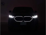 BMWでは古くから4つのリングが伝統のヘッドライトで御座います。
