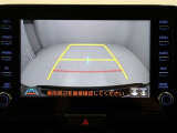 バックモニター装着車は後退時の強い味方です♪車庫入れや縦列駐車の際、後退操作の参考になるガイドラインをナビ画面に表示します。