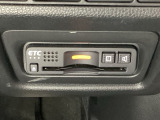 ハンドルの右下にETCがついています。高速道路の料金所の通過も楽々です!。 カードの取り出しもしやすい場所についています。