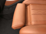 車両の詳細、ご質問につきましては、営業スタッフまでお気軽にご連絡下さいませ。遠方のお客様には実車の詳細動画送信も承ります。お問合せをお待ち致しております。