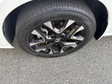 車体にぴったりの純正ホイールです。
