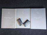 取扱説明書とナビ取扱説明書とメンテナンスノートがあり、アドバンストキーレスキーは2本あります。