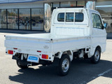 リア周りもシンプルで無駄のないデザイン。荷物を積み下ろすのに便利な形状で、作業効率を向上させます。