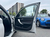 国道246号線沿い、南町田グランベリーパーク駅すぐ。BMW Premium Selection 東名横浜/〒194-0004 東京都町田市鶴間5-18-1