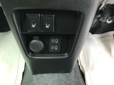 運転席と助手席にシートヒーターとタイプCのUSB充電ができます。