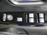 運転席のスイッチ類です。