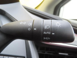 AUTOの位置にセットしておくと、暗くなったら自動でライトの点灯をサポートしてくれます!高速道路でのトンネル通過時など便利です!